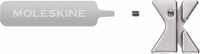 Moleskine Pins Q Sølv Nu kan du gøre din notesbog endnu mere personlig ved at fastgøre et symbol til den elastiske lukning. Vælg mellem flere bokstaver og symboler i enten guld eller sølv. Perfekt når du leder efter en lille gave til dig selv eller nogen 