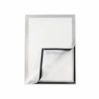 Wera Selvkl&aelig;bende Flytbar Displayramme A5 2 Pack Gr&aring; A5 selvkl&aelig;bende flytbar ramme fra Wera. Enkel og synlig m&aring;de at dele information. Den funktionelle magnetiske &aring;bning g&oslash;r at dokumenter kan udskiftes p&aring; et &oslash;jeblik.