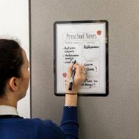 Magneto Ramme Selvklæbende Flytbar Udvisk A4x2, Sort Til permanent visning af dokumenter, hvor kommentarer skal ændres regelmæssigt.