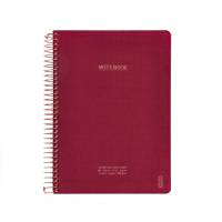 KOZO Notesbog A5 Premium Berry KOZO Premium notesbog er absolut en af de flotteste notebooks p&aring; markedet. Med sit h&aring;rde omslag, d&aelig;kket af h&oslash;jkvalitets 100% bomuldsl&aelig;rred, er den perfekt at skrive i, selv n&aring;r du har den liggende p&aring; sk&oslash;det eller st&aring;ende.
