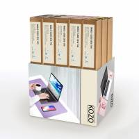 KOZO Skrivebordsunderlag 92x43cm Display Assorteret Skrivebordsunderlæg i slidstærkt kunstlæder (PU). Dobbeltsidet, vælg farve efter humør eller match til omgivelserne. 15 stk i display.