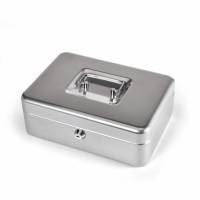 Pengekasse 10 Tomme S&oslash;lv Klassisk pengekasse 10 i formst&oslash;bt st&aring;l med h&aring;ndtag og m&oslash;ntbakke i plast med 6 rum."