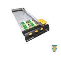 Rulleskærer A3 Proton En A3 rulleskæremaskine som passer til privat brug eller på et mindre kontor. Kan skære op til 10 ark (80g) samtidig.