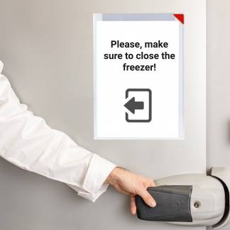 Kang Subzero Selvklæbende Lomme A4 10 Pack Endelig en selvklæbende lomme som kan bruges på kolde og varme overflader. Tåler temperaturer fra -40 ° C til + 110 ° C.