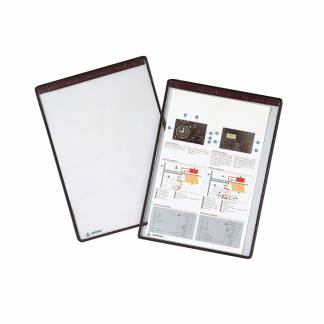 Magnetlomme A4x5 Sort Magnetisk lomme - kan bruges på alle metaloverflader. Takket være magnetstriben beskytter lommen overflader og kan nemt flyttes.