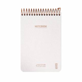 KOZO Notesbog A6 Premium Cream 100 gram cremefarvet papir80 sider med linierKraftigt betræk med linnestruktur. Stilfulde detaljer i bronze. Datolinjer på hver side