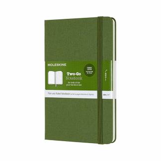 Two Go Medium Blank & Linjeret Grøn Moleskine Two-Go Notebook er med sin kombination af blankt og linjeret layout og et kraftigere papir perfekt til den som både skriver og illustrerer.