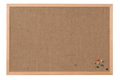 Opslagstavle Hessian Træramme 100x60cm Opslagstavle i stof med foliebeklædt træramme. Leveres med ophængsbeslag.