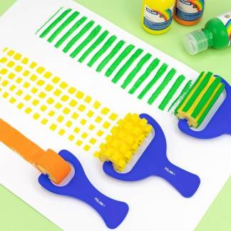 MILAN Mønsterrulle Ribbet Diameter 70mm Rillet mønsterrulle fra MILAN med kort blåt plastikhåndtag. Velegnet til akvarel, vandbaserede teknikker og plakatmaling.