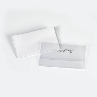 Navneskilt Nål 50x90mm 10 Pakke Kongresmærker 90x50mm med sikkerhedsnål og indstik for tydelig og sikker indentifikation af besøgende, konferencedeltagere m.fl. Fremstillet af PET plast for at kunne benyttes flere gange.