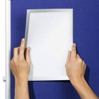 Inforamme duraframe&reg; grip a4 Informationsramme til fastg&oslash;relse til stof overflader, s&aring;som sk&aelig;rmv&aelig;gge og akustiklattor med tekstil overflade. Til oplysninger i A4-format. 1 stk/pose