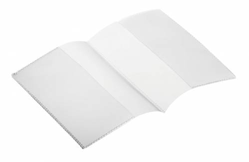 Dobbelt plastomslag 195 x133 mm Dobbelt plastomslag med lodrette lommer i fuld l&aelig;ngde p&aring; indersiden til venstre og h&oslash;jre. Velegnet til nationale og internationale pas. Indvendige m&aring;l: 195 x 133 mm