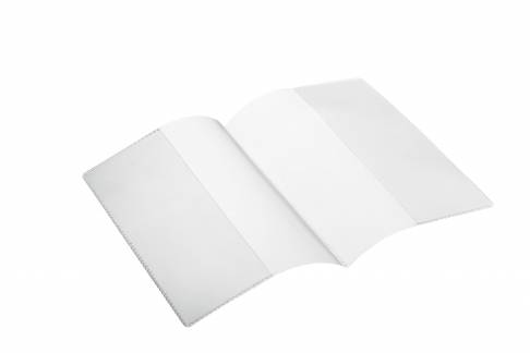 Dobbelt plastomslag a6 Dobbelt plastomslag med lodrette lommer i fuld længde på indersiden til venstre og højre. Velegnet til brochurer, foldere og andre dokumenter i A6-format.Indvendige mål: A6-format (dobbelt). 210 x 148 mm