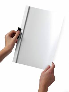 Klemmappe duraclip&reg; 30 a4 Den originale klemmappe med transparent forside, kan rumme op til 30 A4 sider.