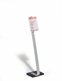 Gulvskilt crystal sign stand a4 Elegant gulvstander med stabil og tung fod. Drejelig skilte i klar akryl med dekorative skruer. Design indstiksetiket med gratis skabelon. 1 stk.