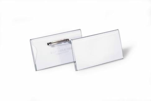 Navneskilt m n&aring;l 40x75 mm Navneskilt af robust plast med sikkerhedsn&aring;l og mulighet at fastg&oslash;re i brystlomme. 100 stk.