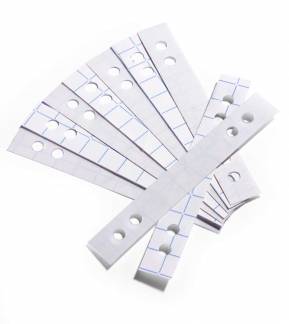 Hulforst&aelig;rkningsstrimler selvkl&aelig;bende Selvkl&aelig;bende hulforst&aelig;rkningsstrimler til beskyttelse af stansede huller i hyppigt anvendte dokumenter. Velegnet til dokumenter med standardafstand mellem hulningerne: 60/80 mm.