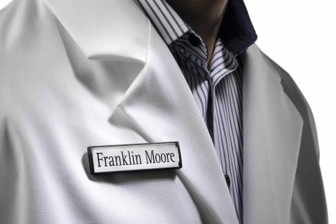 Clip card m magnet 17x67 mm Navneskilt  med farvet ramme og magnet beslag.. BEM&AElig;RK! Ikke egnet til personer med pacemaker.