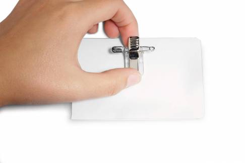 Navneskilt selvlaminerende 54x90 mm Selvlaminerende navneskilt  med n&aring;l/klemme.