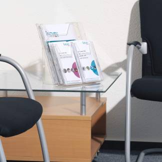 Combiboxx pro Brochureholder til visning og pr&aelig;sentere A4 og 1/3 A4-format oplysninger. S&aelig;t med en A4 fag og fire 1/3 A4 fag. Kan placeres opretst&aring;ende p&aring; et bord eller s&aelig;ttes op p&aring; en v&aelig;g.