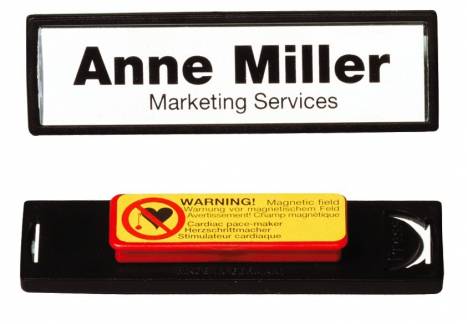 Clip card m magnet 17x67 mm Navneskilt  med farvet ramme og magnet beslag.. BEMÆRK! Ikke egnet til personer med pacemaker.