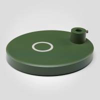 Neos X bordfod grøn NEOS X-lampefoden har en QI-oplader og et USB-opladningsstik, så to enheder kan oplades samtidigt. Bemærk venligst, at du skal tilføje en lampearm - NEOS X eller NEOS Z - for at få en komplet lampe.