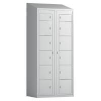 Tøjudleveringsskab 2x6 rum med skråt tag og lys grå døre med greb f/hængelås