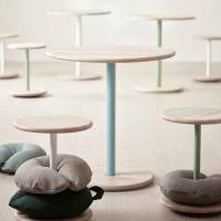 Bord Donut, Ø700 mm, højde 720 mm, hvidpigmenteret ask på turkis understel