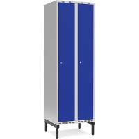 Garderobeskab 2x300mm m/lige tag, bl&aring; d&oslash;r med cylinderl&aring;s og benramme