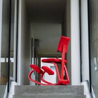 Kn&aelig;stol Varier Variable Plus Monochrome Poppy