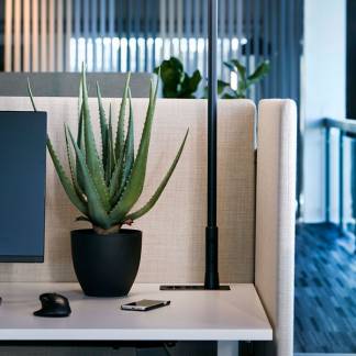 Bordsk&aelig;rm 650x2000 mm med s&oslash;m Prisgruppe 2