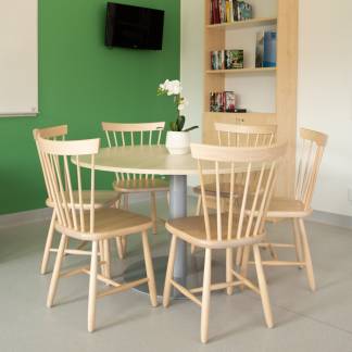 Bord Cirkum, &Oslash;1200mm, h&oslash;jde 720 mm, birk laminat med alugr&aring;t stel