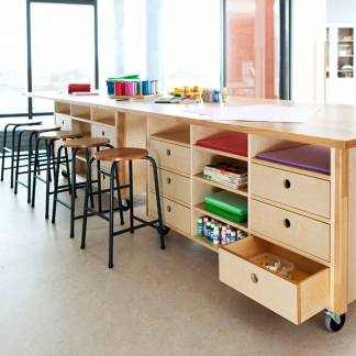 Taburet Adam 116, massiv birk, sort stel